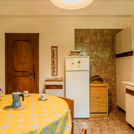 Appartamento Mariarosa By Interhome